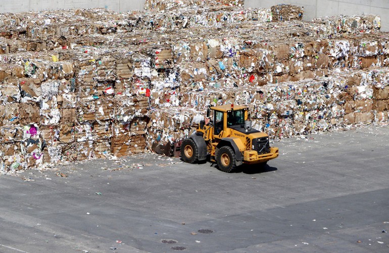 Перерабатывая мусор, можно получить ценные ресурсы, которые сегодня в дефиците